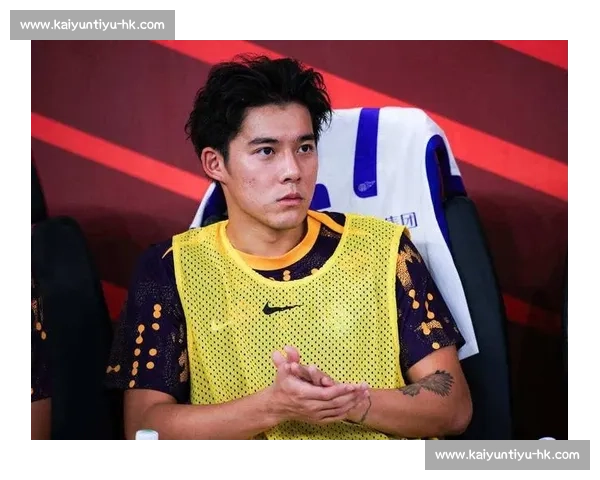 李嗣镕随津门虎飞赴广州客场 新援首秀在即引关注 李嗣镕随津门虎飞赴广州客场 新援首秀在即引关注